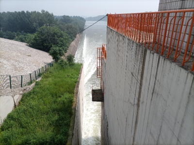 黃壁莊水庫加速泄水，全力筑牢防汛安全屏障